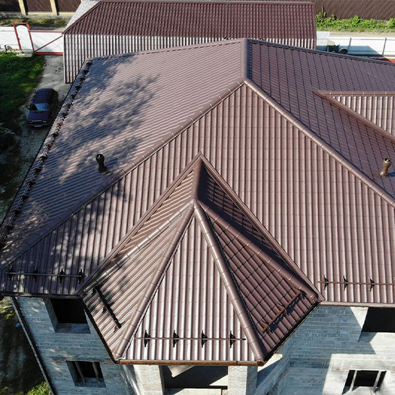 Монтаж сложной крыши и кровли в Зуевке и Кировской области